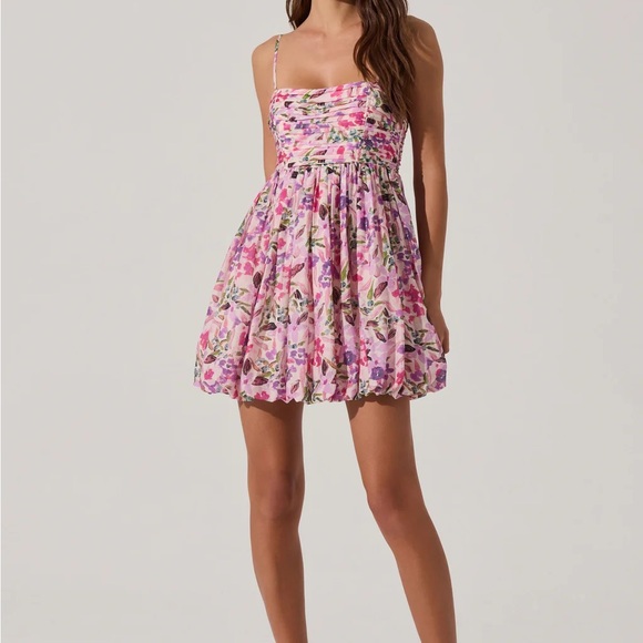 ASTR The Label Bubble Floral Mini Dress - Picture 1 of 3